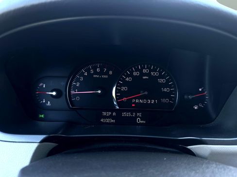 Used 2011 Cadillac DTS Luxury image 28