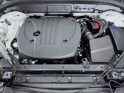Certified 2022 Volvo XC60 B5 Inscription w/ Advanced Package image 32