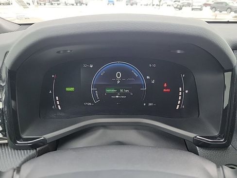Used 2025 Toyota Camry SE FWD image 28