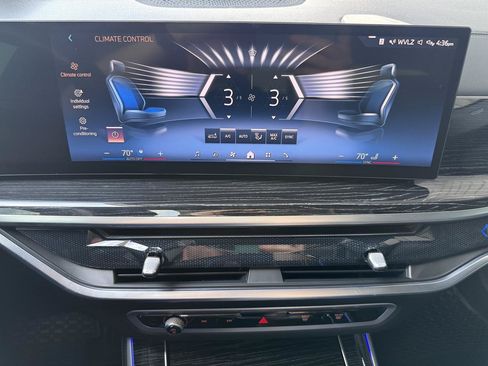 Used 2024 BMW X5 xDrive40i w/ M Sport Package AWD/4WD image 23