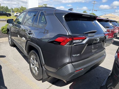 Used 2023 Toyota RAV4 XLE AWD/4WD image 5