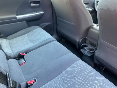 Used 2014 Toyota Prius V Three FWD image 18