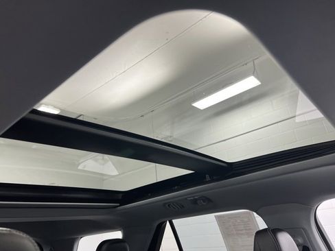 Used 2022 Ford Explorer XLT w/ Equipment Group 202A image 27