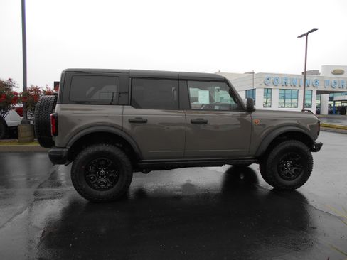 New 2025 Ford Bronco Badlands w/ Sasquatch Package image 31