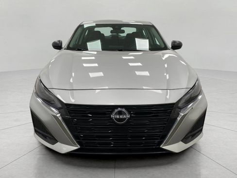 Certified 2025 Nissan Altima 2.5 SV FWD image 9