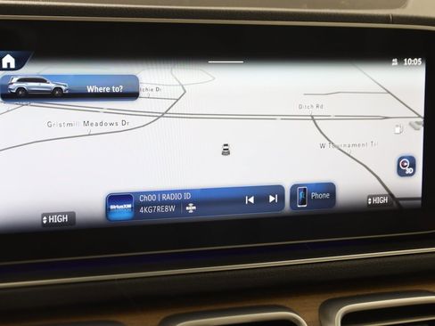 Used 2024 Mercedes-Benz GLS 580 4MATIC image 9