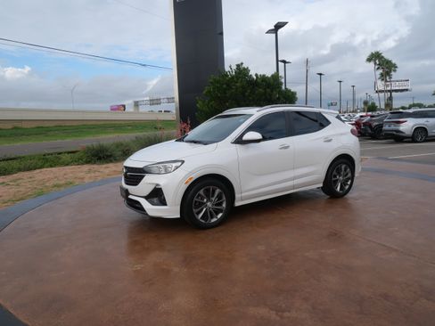 Used 2023 Buick Encore GX Select w/ Sport Touring Package image 5