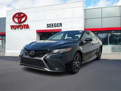 Certified 2023 Toyota Camry SE image 6