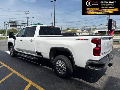 Used 2024 Chevrolet Silverado 2500 LT AWD/4WD image 5