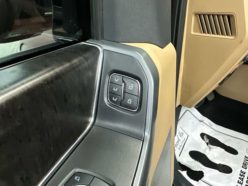 Used 2022 Ford F150 Lariat w/ Equipment Group 502A High AWD/4WD image 12