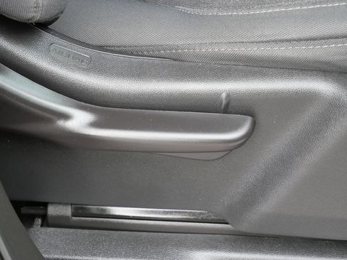 Used 2020 Chevrolet Silverado 1500 LT AWD/4WD image 16