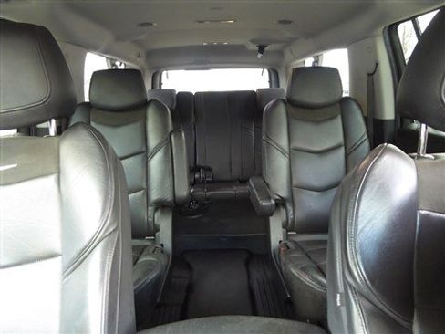 Used 2020 Cadillac Escalade ESV Luxury image 14