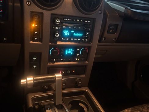 Used 2004 HUMMER H2 w/ Chrome Appearance Package image 2