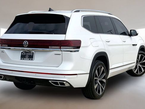 Used 2024 Volkswagen Atlas SEL Premium R-Line AWD/4WD image 2