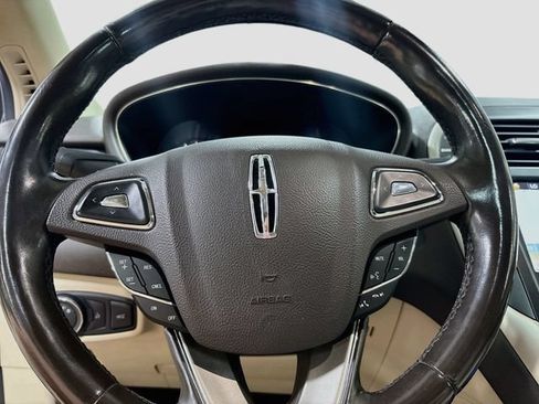 Used 2018 Lincoln MKC Reserve w/ Lincoln MKC Climate Package AWD/4WD image 11