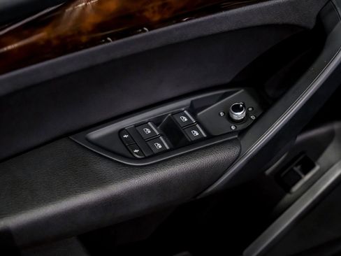 Used 2019 Audi Q5 2.0T Premium w/ Convenience Package image 43
