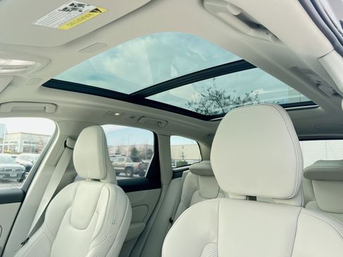 New 2026 Volvo XC60 B5 Ultra w/ Protection Package Premier image 23