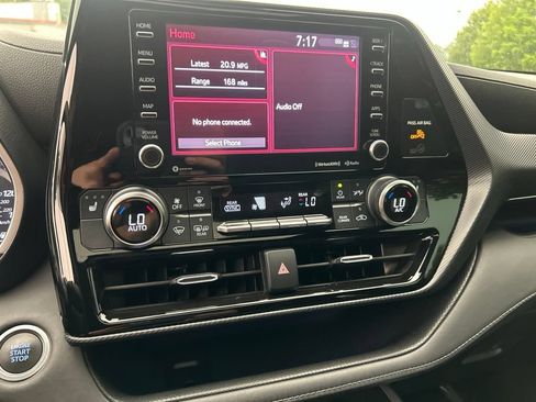 Used 2021 Toyota Highlander XSE AWD/4WD image 18