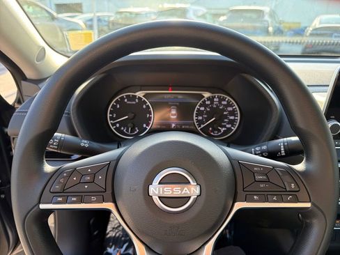 Used 2025 Nissan Sentra SV image 18