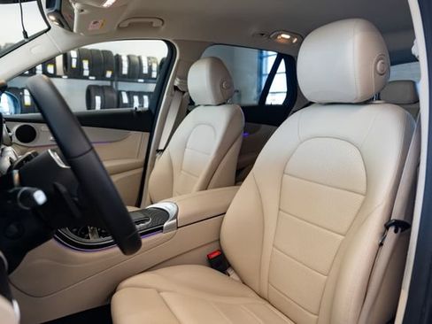 Used 2021 Mercedes-Benz GLC 300 4MATIC image 22