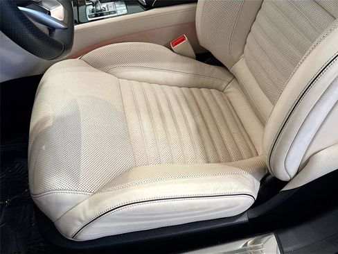 Used 2017 Mercedes-Benz SL 550 image 21