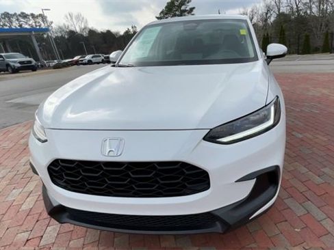 Used 2023 Honda HR-V LX image 4