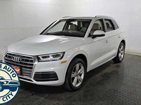 Used 2019 Audi Q5 2.0T Premium Plus w/ Premium Plus Package image 3