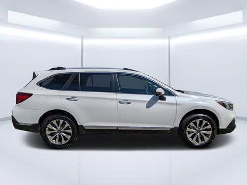 Used 2019 Subaru Outback 2.5i Touring w/ Popular Package #3A image 2