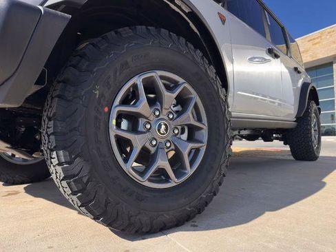 New 2025 Ford Bronco Badlands image 26