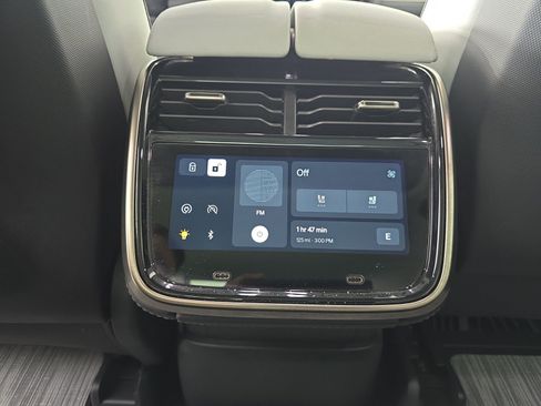Used 2022 Rivian R1T Adventure AWD/4WD image 28