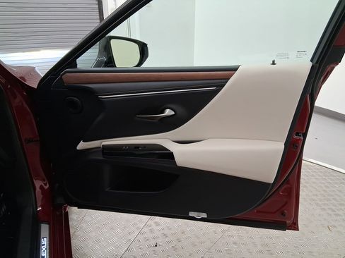 New 2025 Lexus ES 350 w/ Premium Package image 29