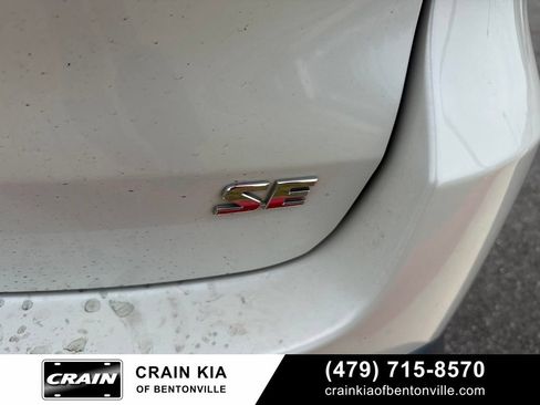 Used 2019 Toyota Highlander SE FWD image 14