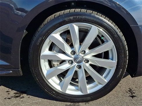 Used 2018 Audi A4 2.0T Premium w/ Convenience Package image 9