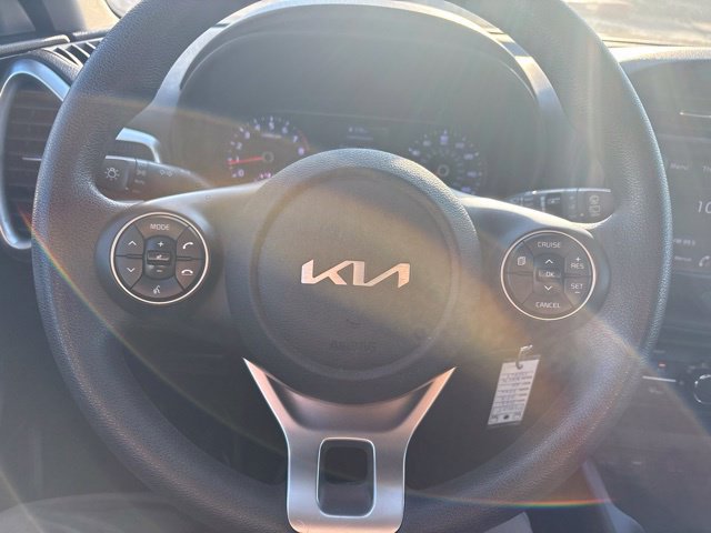 Used 2022 Kia Soul LX FWD image 13