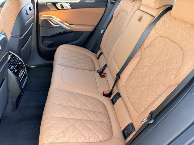 New 2027 BMW X6 xDrive40i w/ Climate Comfort Package AWD/4WD image 17