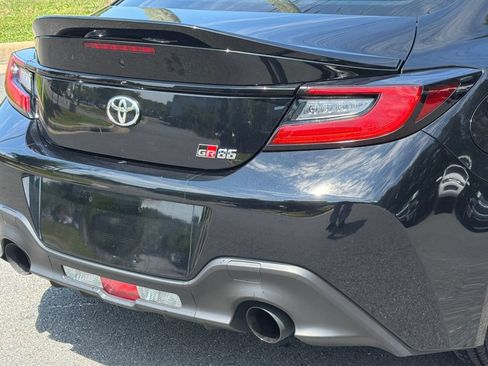 Used 2023 Toyota GR86 Premium w/ ALL Weather Mat Package (TMS) RWD image 5