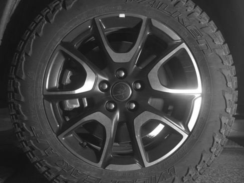 Used 2025 Jeep Compass Trailhawk AWD/4WD image 10