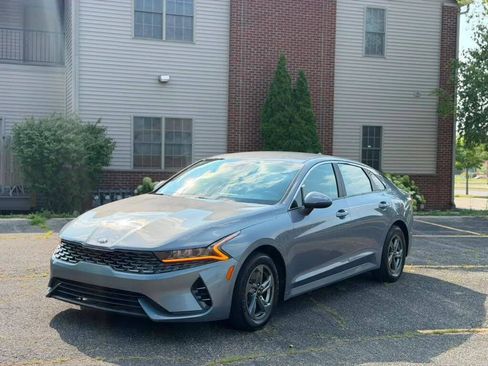 Used 2021 Kia K5 LXS FWD image 3
