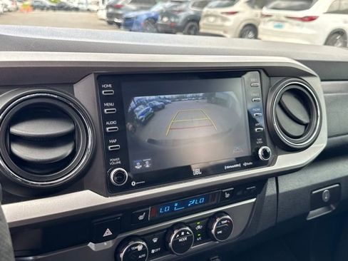 Used 2022 Toyota Tacoma Limited image 21