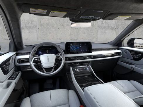 New 2026 Lincoln Aviator Black Label w/ Jet Appearance Package AWD/4WD image 9