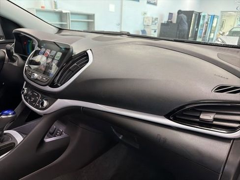 Used 2018 Chevrolet Volt LT w/ Comfort Package FWD image 29
