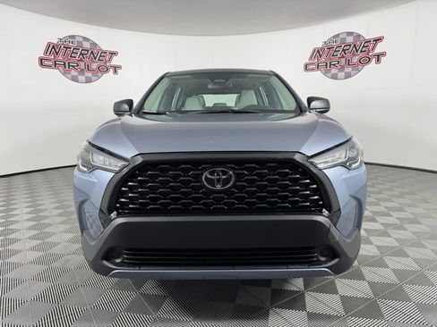 Used 2024 Toyota Corolla Cross L image 2