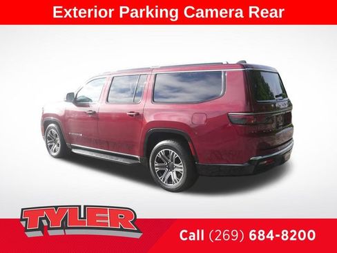 Used 2024 Jeep Wagoneer L Series II w/ Flexible Seating Group AWD/4WD image 5