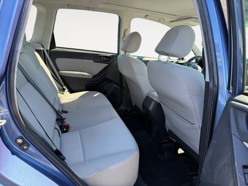 Used 2016 Subaru Forester 2.5i Premium w/ All-Weather Package AWD/4WD image 18