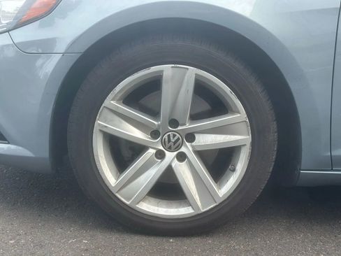 Used 2013 Volkswagen CC Lux image 17