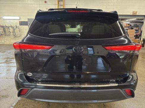 Used 2021 Toyota Highlander Limited image 5