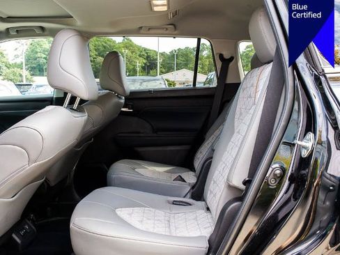 Used 2022 Toyota Highlander Bronze Edition AWD/4WD image 18