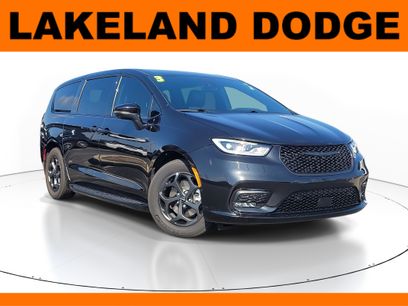 Used 2023 Chrysler Pacifica Touring-L w/ S Appearance Package
