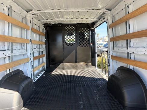 Used 2025 RAM ProMaster 2500 w/ U-Haul Equipment Group FWD image 27