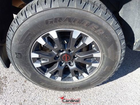 Used 2023 Nissan Titan PRO-4X w/ Pro-4x Convenience Package image 4